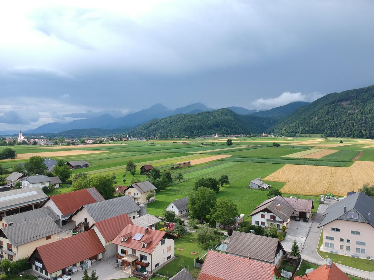 Bed & Breakfast Karun Cerklje na Gorenjskem Bagian luar foto