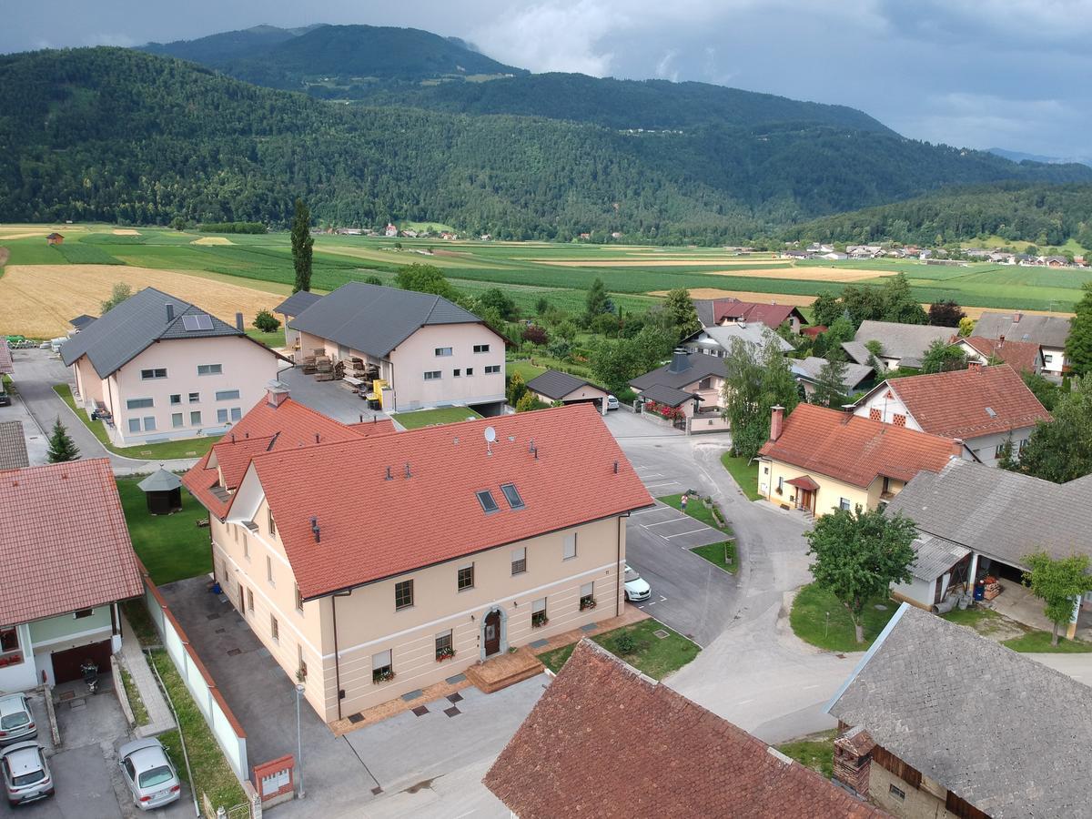 Bed & Breakfast Karun Cerklje na Gorenjskem Bagian luar foto